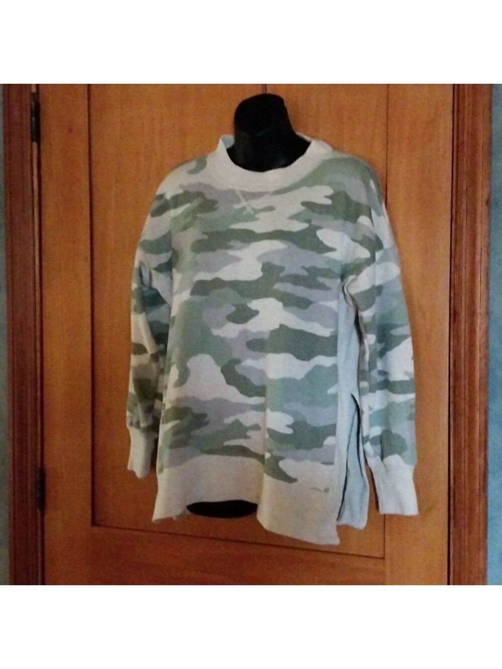 Aerie Women Sweatshirt Pullover Camo Crewneck Relaxed Stretch Preppy S…